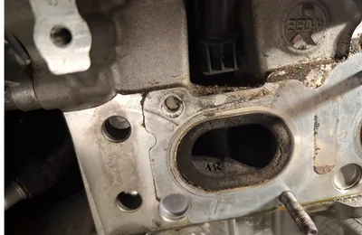 Broken bolt in a cylinder head at Fangio Auto