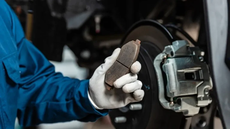 Brake Service in Randburg & Hermanus: 5 Warning Signs You Shouldn’t Ignore