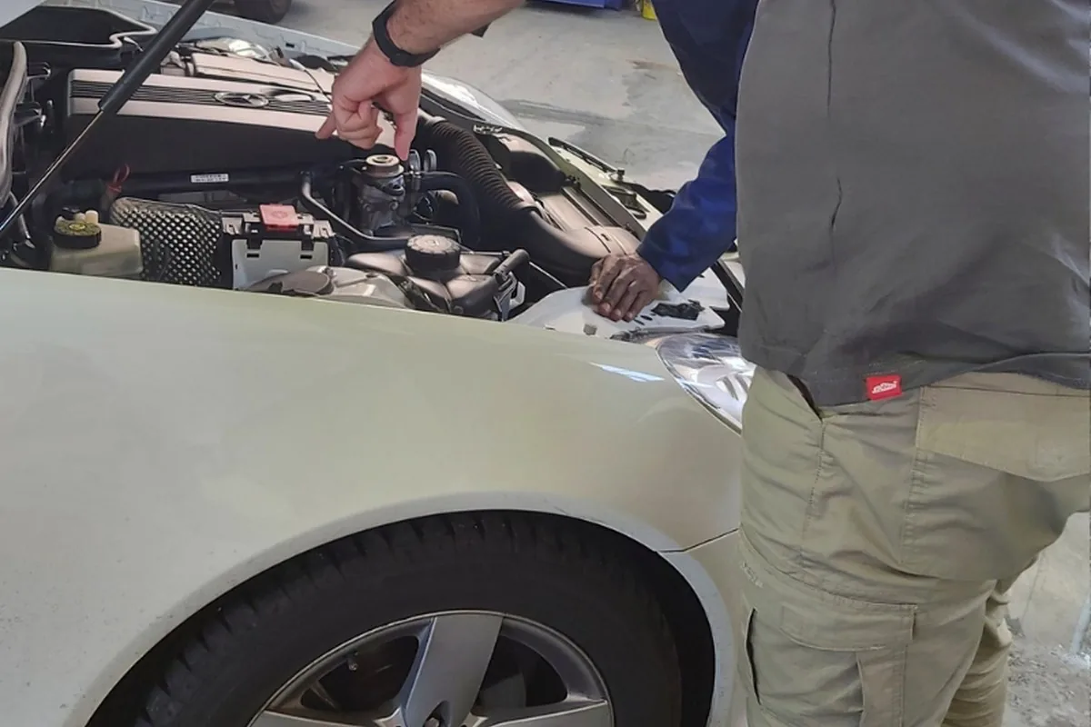 mechanic at a car service centre near me in Randburg
