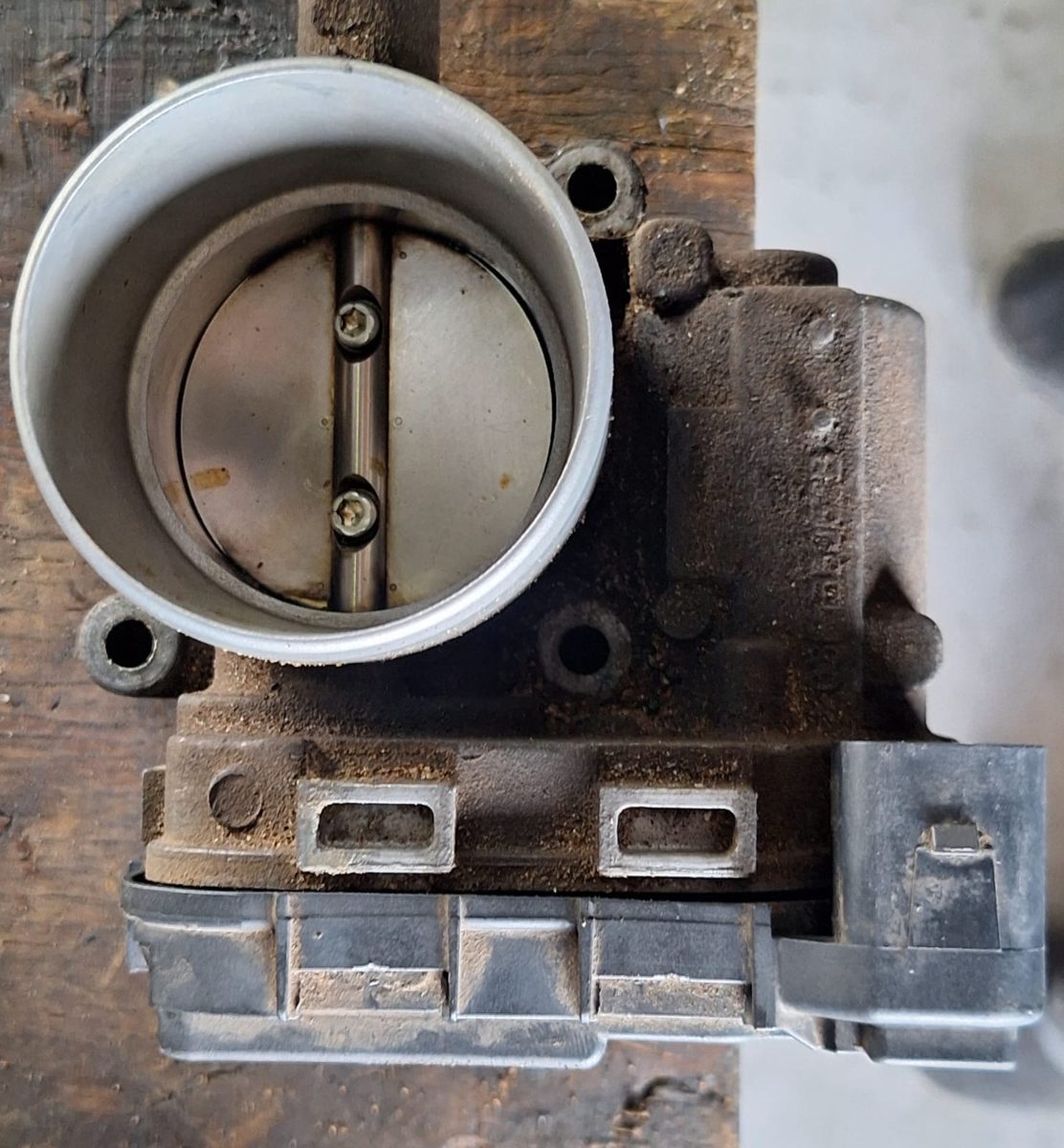 Dirty Throttle Body Symptoms: 6 Signs Your Engine Needs a Clean
