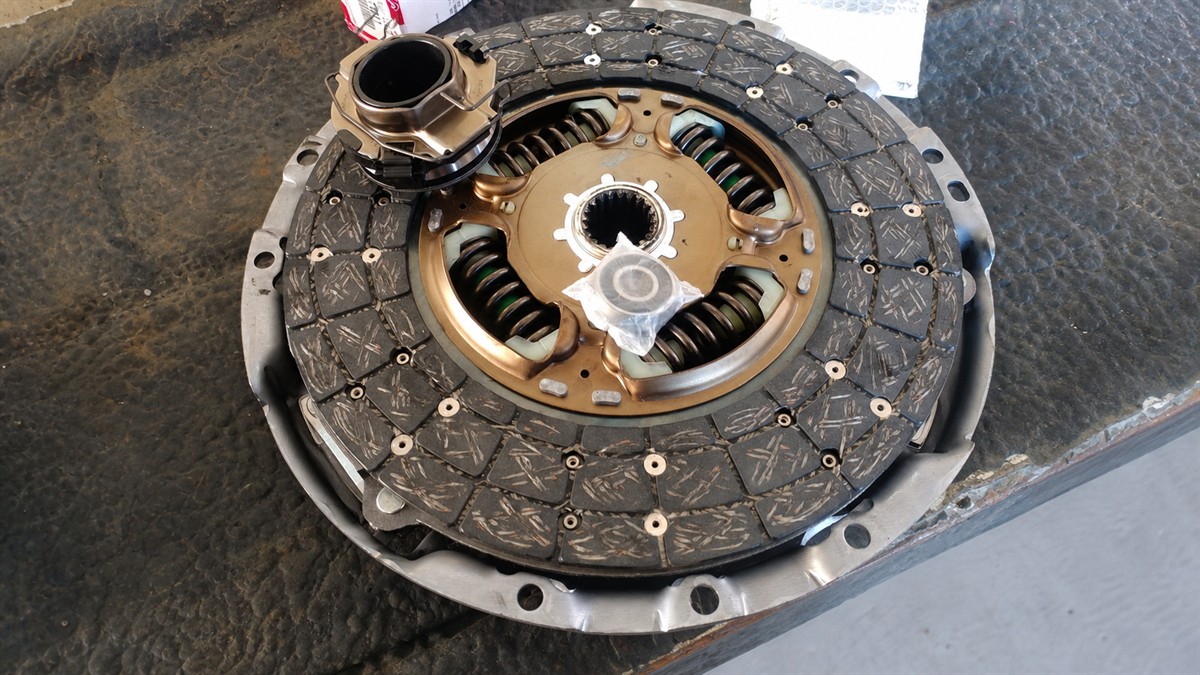 New clutch kit with friction disc, pressure plate and release bearing